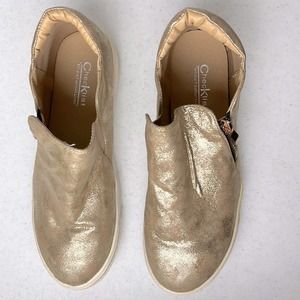 ChecKlist's gold-tint PU upper & PU lining with rubber sole size us 8, EU 39